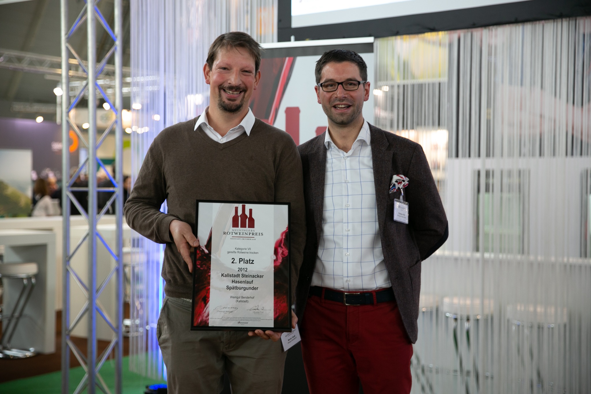 Preisverleihung beim Meiningers Rotweinpreis mit Urkunde für den zweiten Platz